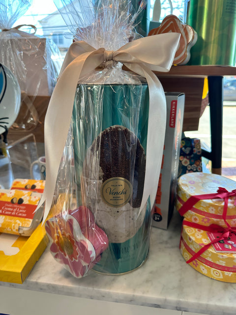 Venchi Chocolate Grand Egg Gift Set: STRACCIATELLA & PISTACHIO CHOCOVIAR EGG with With Mini Venchi Tin