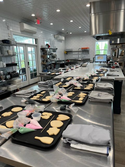 Dine & Decorate: Cookie Decorating Hocus Pocus