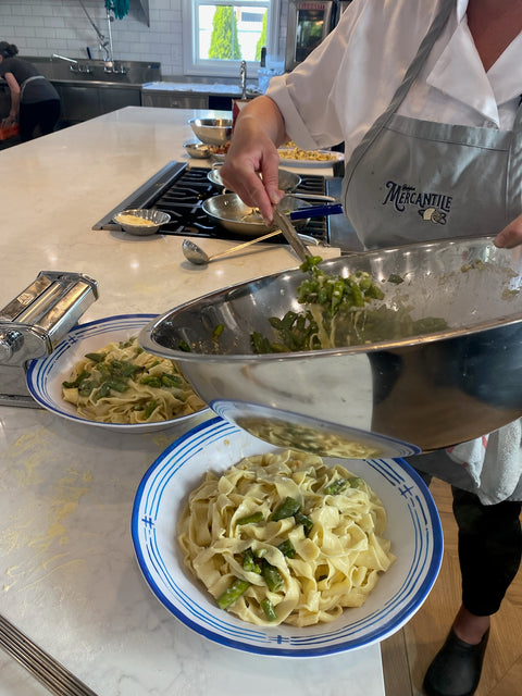 Pasta: Ravioli & Fettuccini