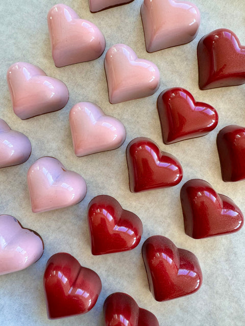 Valentine’s Day Collection
Chocolate Box: Salted Caramel &
Almond Crunch Praline. 9 Piece