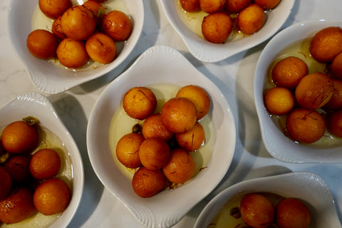 Samosas, Chutney, Mango Lassi and Gulab Jamun  (VG)