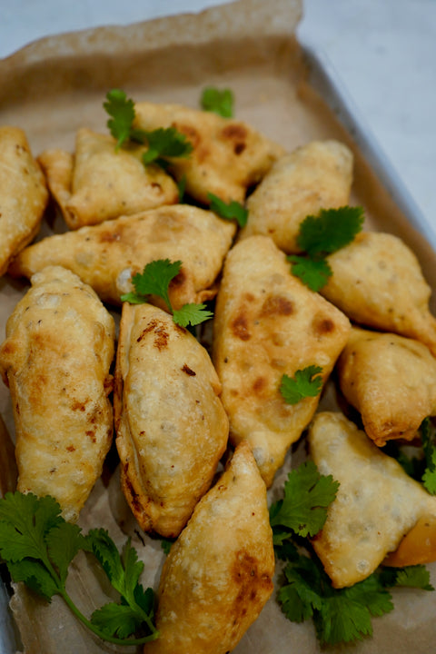 Samosas, Chutney, Mango Lassi and Gulab Jamun  (VG)