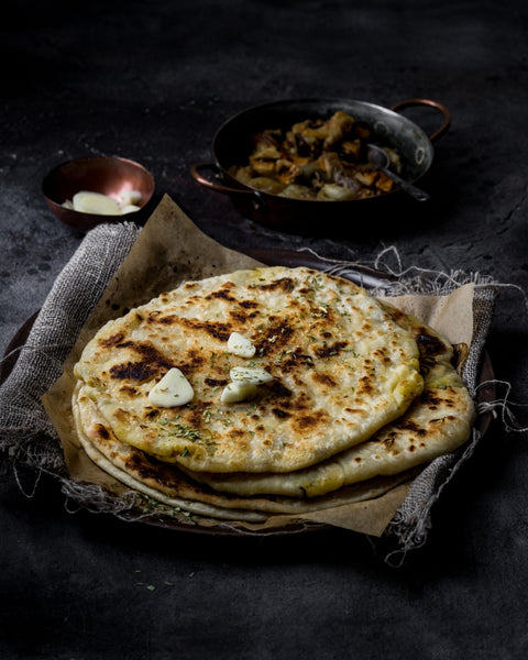 Taste of India: Aloo Gobi, Garlic Naan, Chutney and more (Veg)