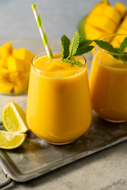 Vietnamese Street Food: Bánh Mì, Cucumber Salad & Mango Smoothie